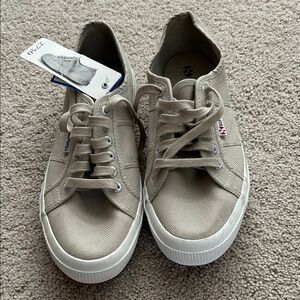 NWT Superga Beige/Tan Canvas Lace-Up Sneakers